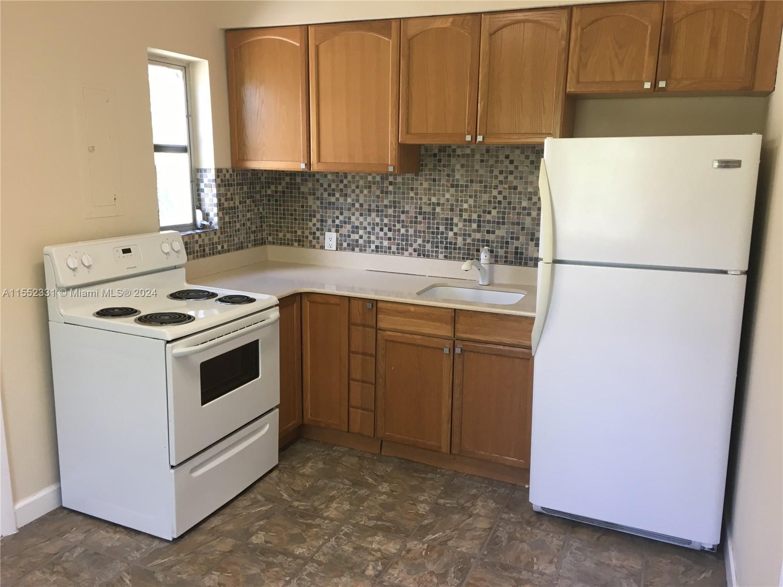 GABLES MANOR SUB - Residential Lease