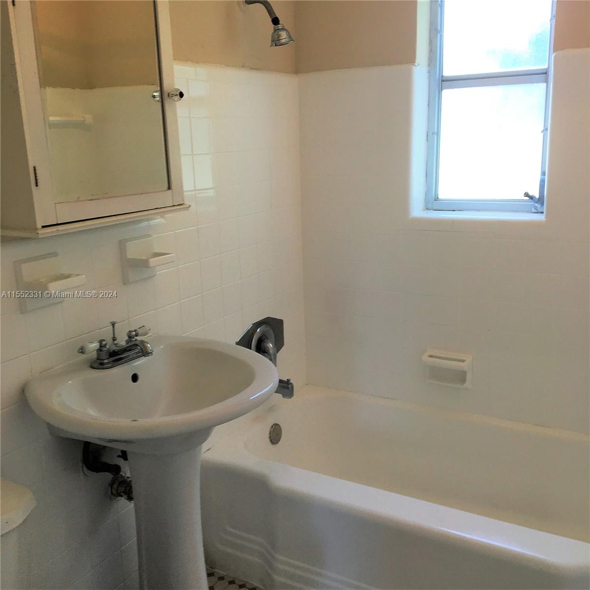 GABLES MANOR SUB - Residential Lease