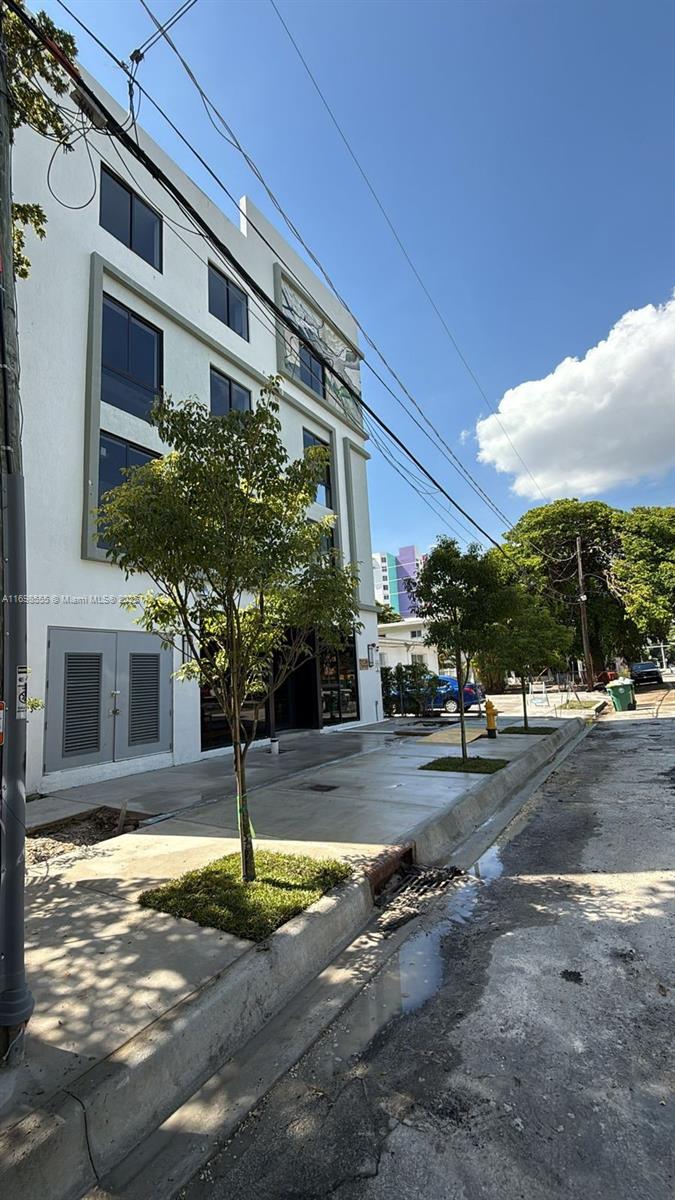 3422 NW 5th Ave