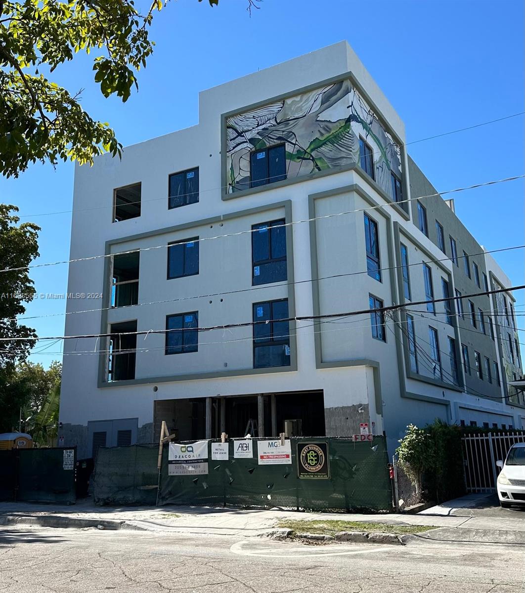 1100 sqft commercial space (with potential to expand to 1500 sqft) in a brand-new building, located in the heart of Wynwood Norte. Just a few blocks from Wynwood and Midtown, with easy access to 5th Avenue.
With over 2000 residential units under construction in the next 3 years, this neighborhood is booming. The building's modern design and prime location make it an ideal spot for businesses looking to thrive in Wynwood Norte.
Completion date: March 2025.