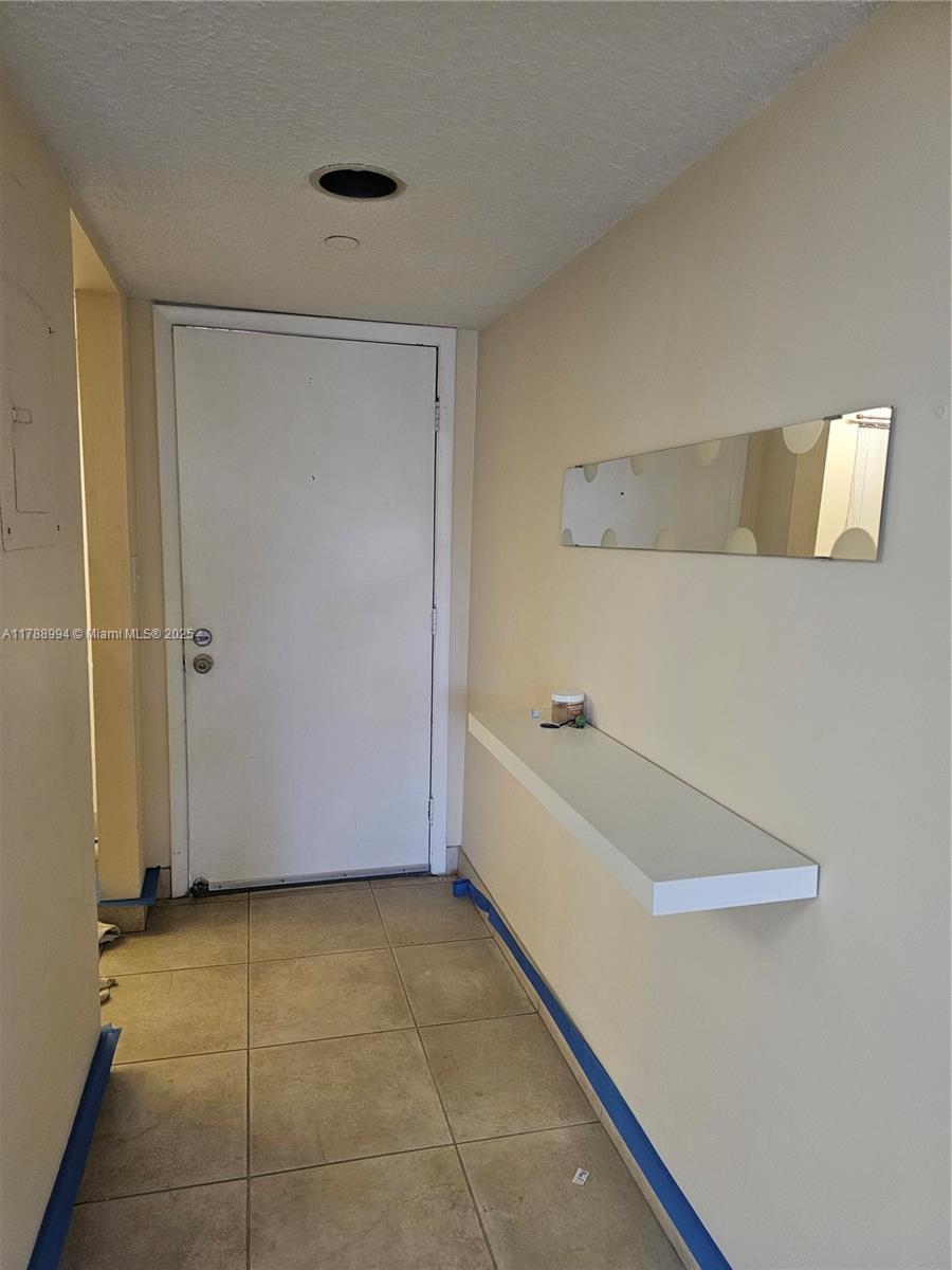 HORIZONS WEST CONDO #10 - Residential