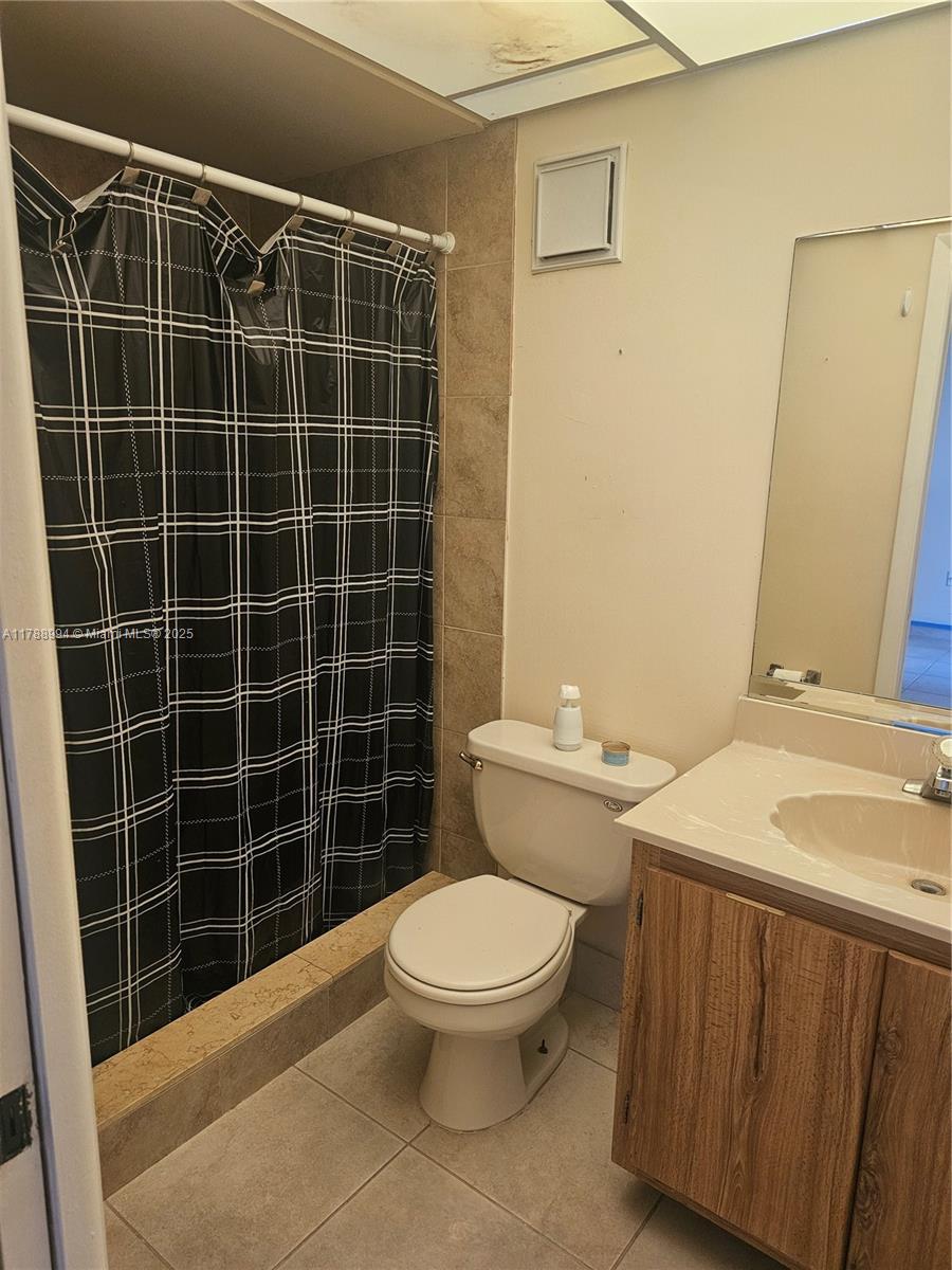 HORIZONS WEST CONDO #10 - Residential