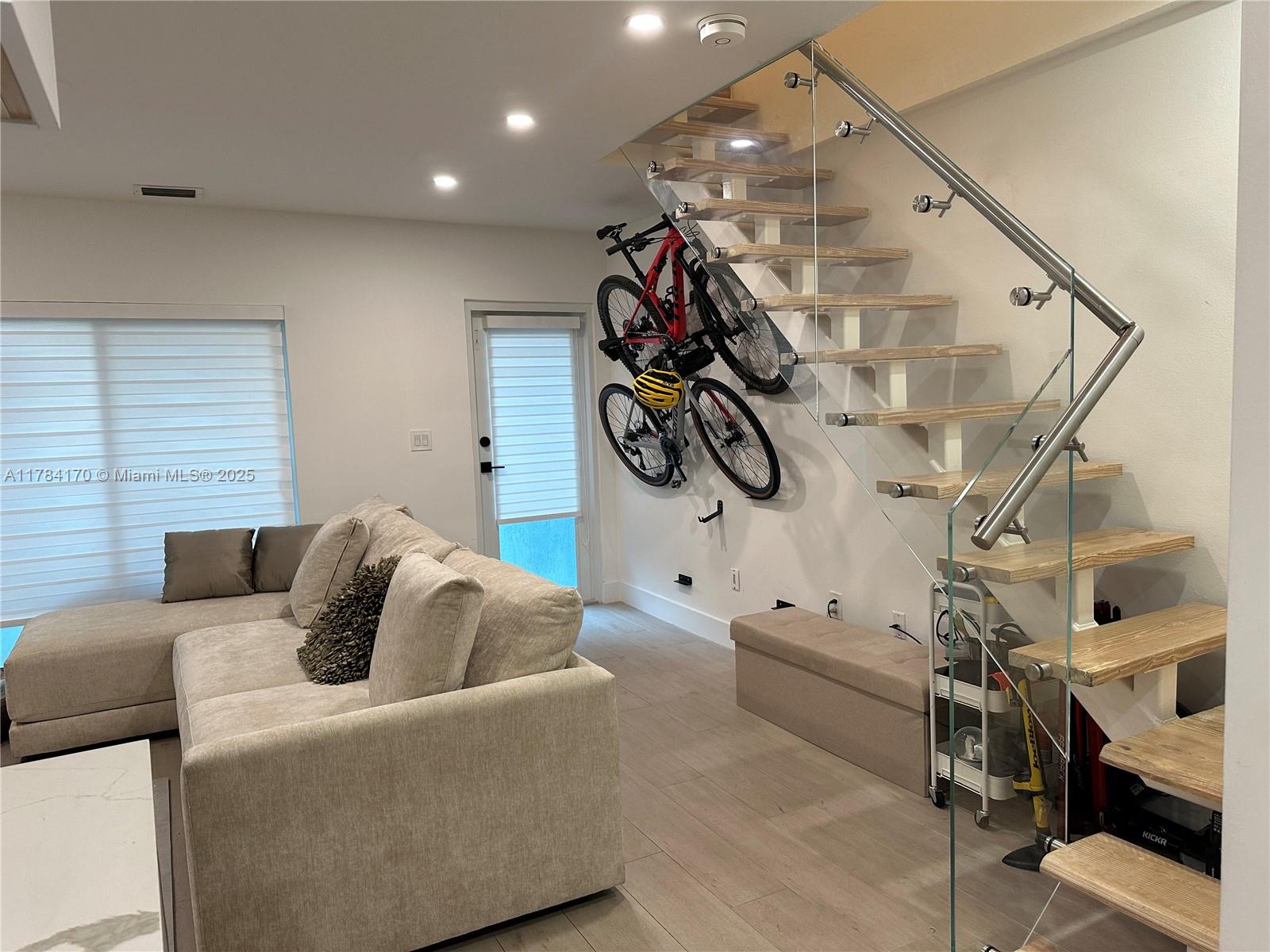 Rental Property at 798 Crandon Blvd 28-C, Key Biscayne, Miami-Dade County, Florida - Bedrooms: 2 
Bathrooms: 2  - $4,500 MO.