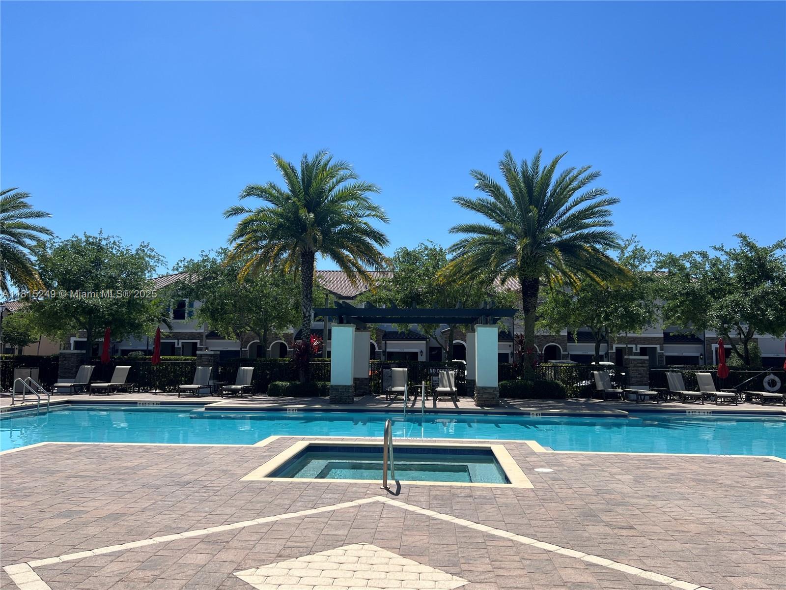 GARDEN ESTATES AT THE HAM - Residential