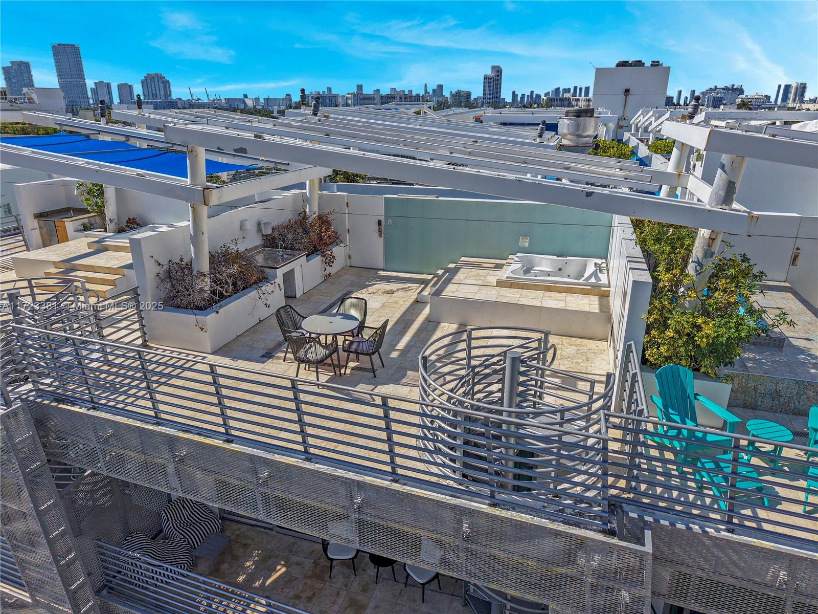 DE SOLEIL S BCH RESIDENTI - Residential