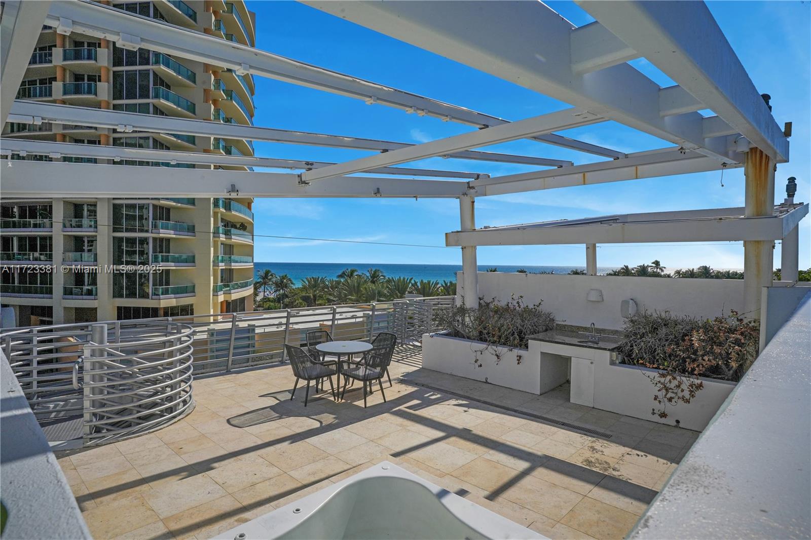 DE SOLEIL S BCH RESIDENTI - Residential