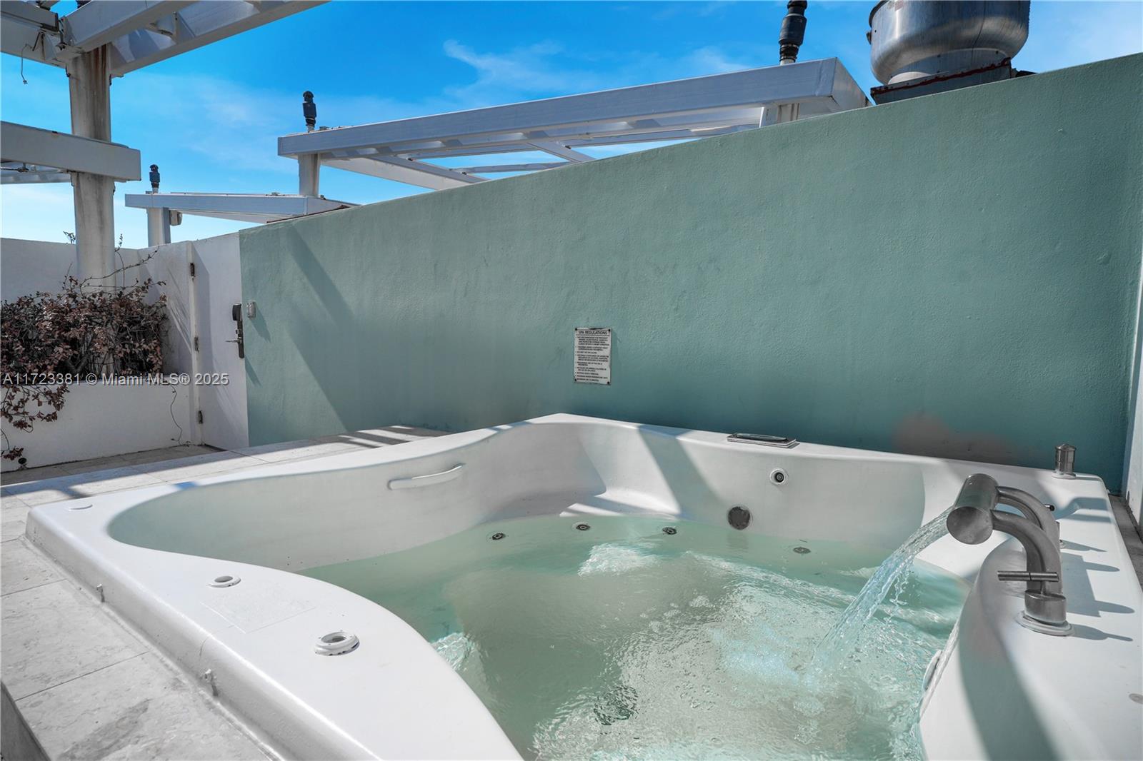 DE SOLEIL S BCH RESIDENTI - Residential