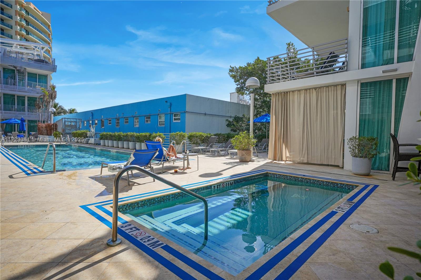 DE SOLEIL S BCH RESIDENTI - Residential