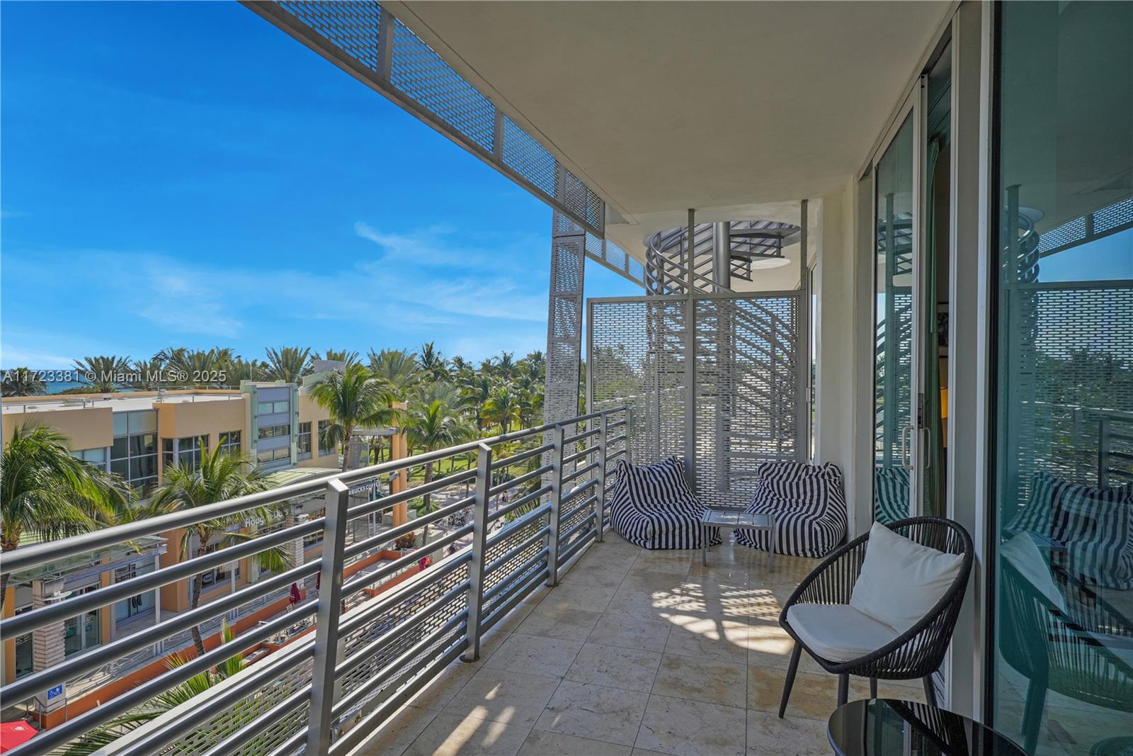 DE SOLEIL S BCH RESIDENTI - Residential
