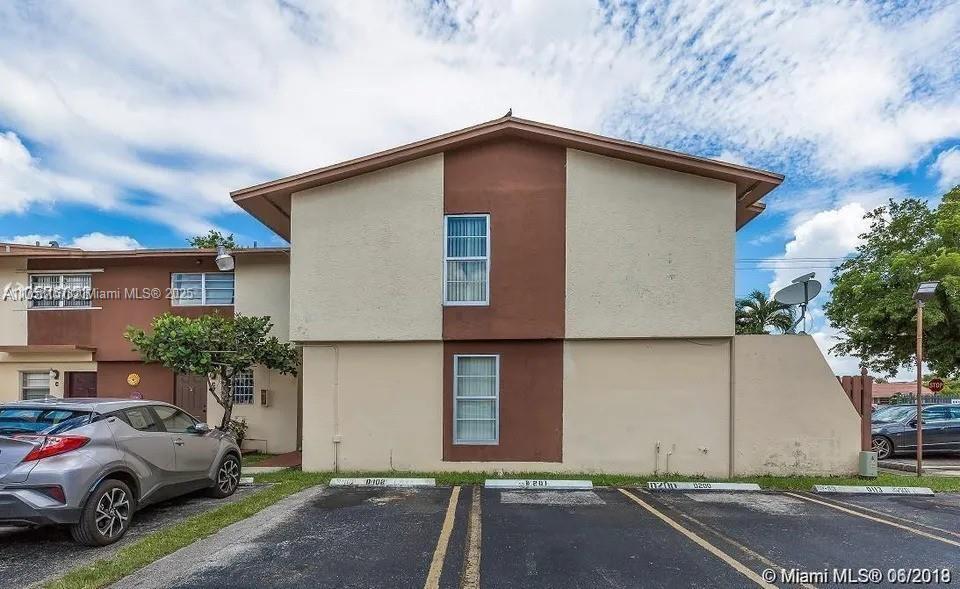 Rental Property at 11 Sw 109th Ave C9, Sweetwater, Miami-Dade County, Florida - Bedrooms: 3 
Bathrooms: 2  - $2,800 MO.