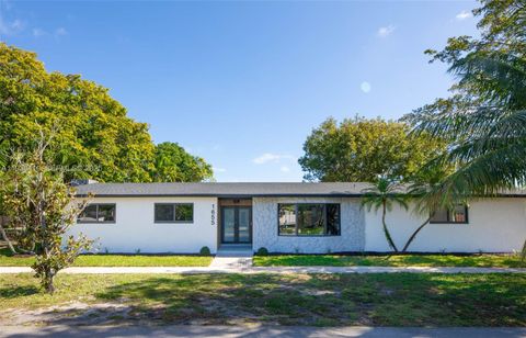 1655 N 50th Ave Hollywood FL 33021