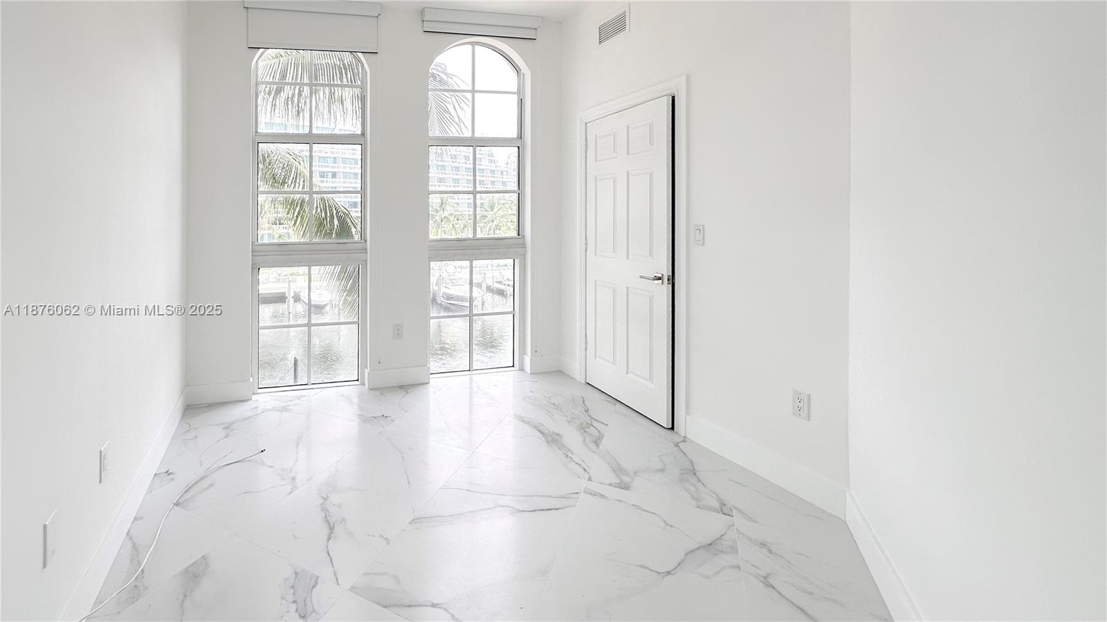 ALAQUA CONDO - Residential