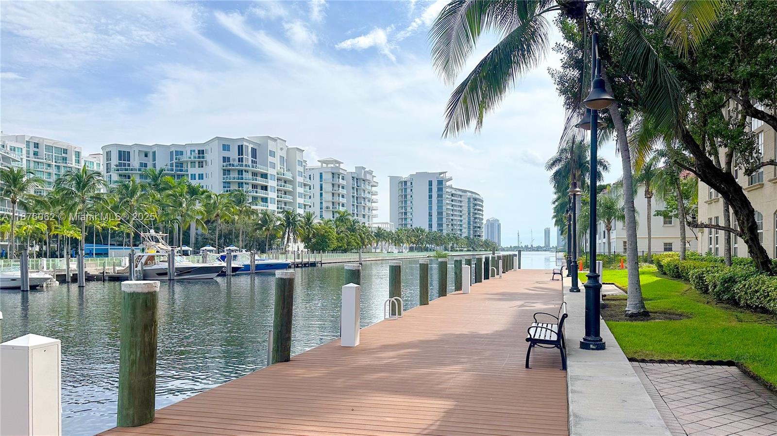 ALAQUA CONDO - Residential