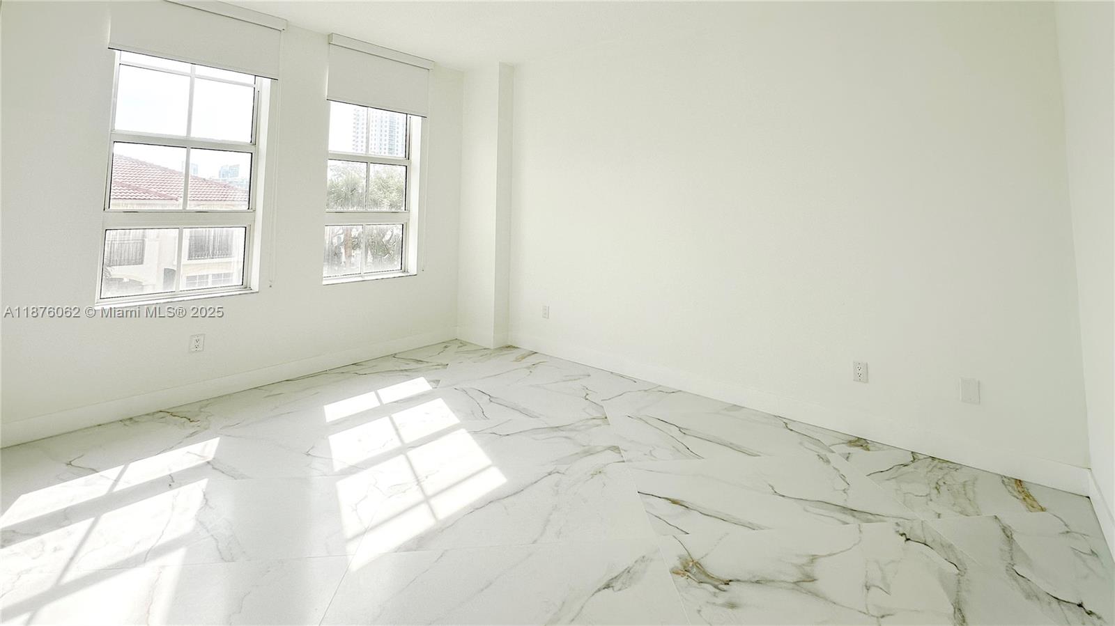ALAQUA CONDO - Residential