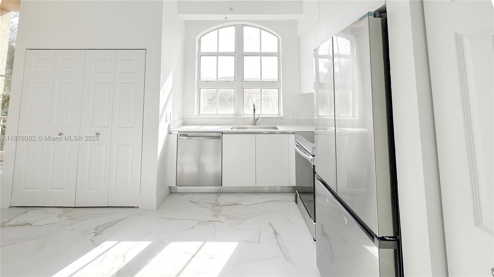 ALAQUA CONDO - Residential