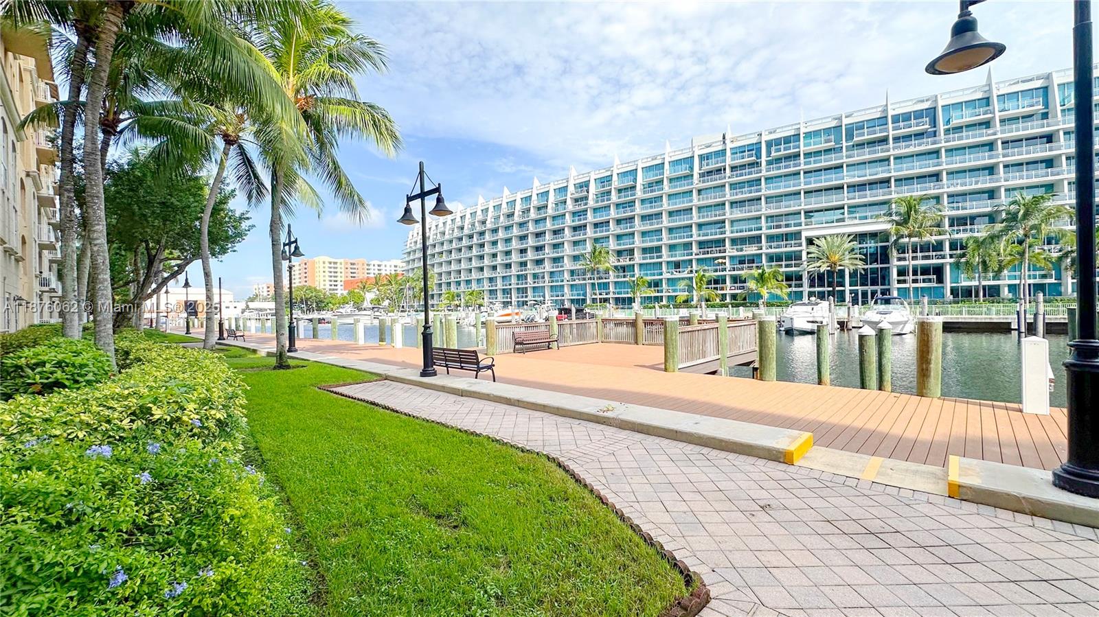 ALAQUA CONDO - Residential