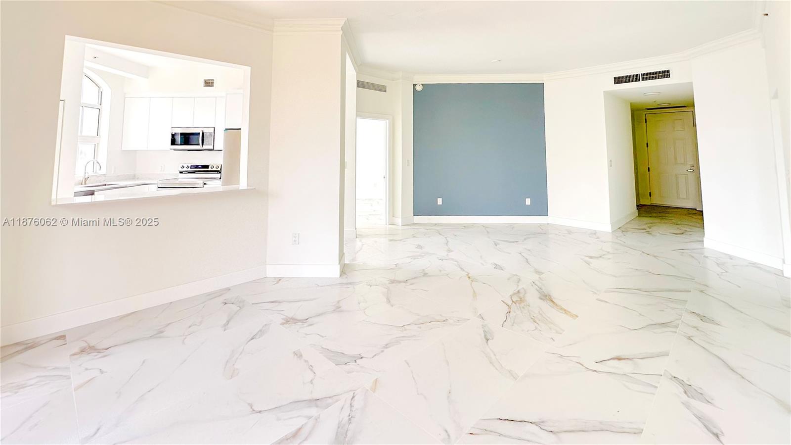ALAQUA CONDO - Residential