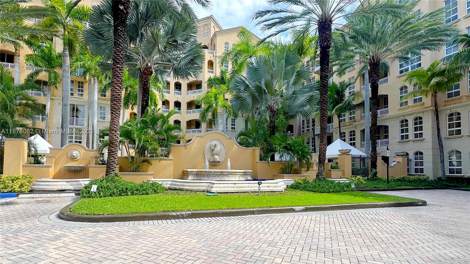 ALAQUA CONDO - Residential
