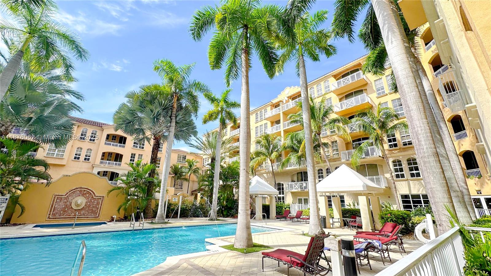 ALAQUA CONDO - Residential