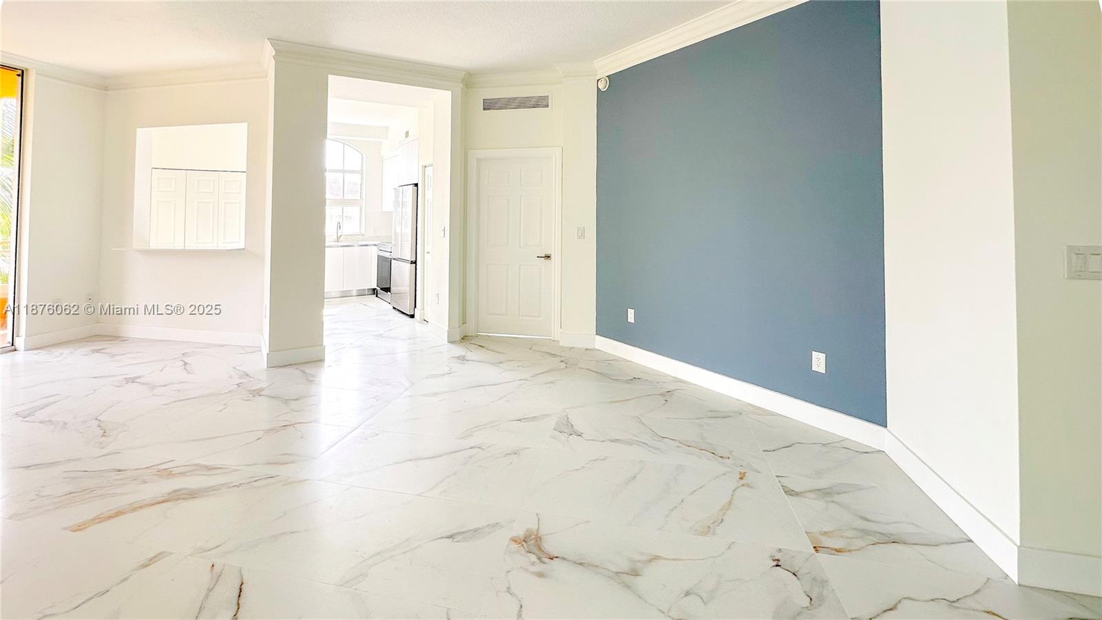 ALAQUA CONDO - Residential