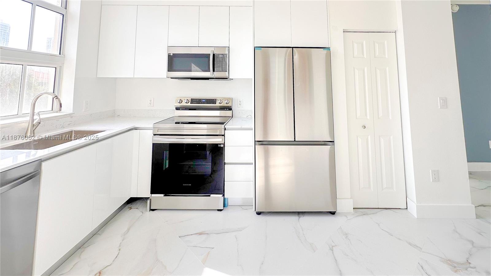 ALAQUA CONDO - Residential