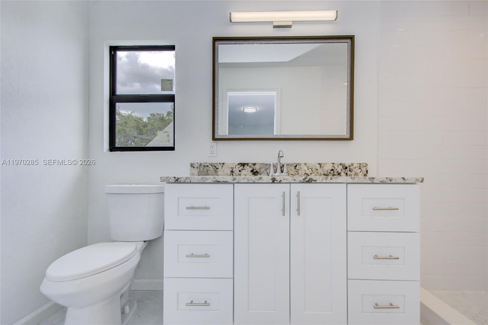 CENTRE LAKE - Residential