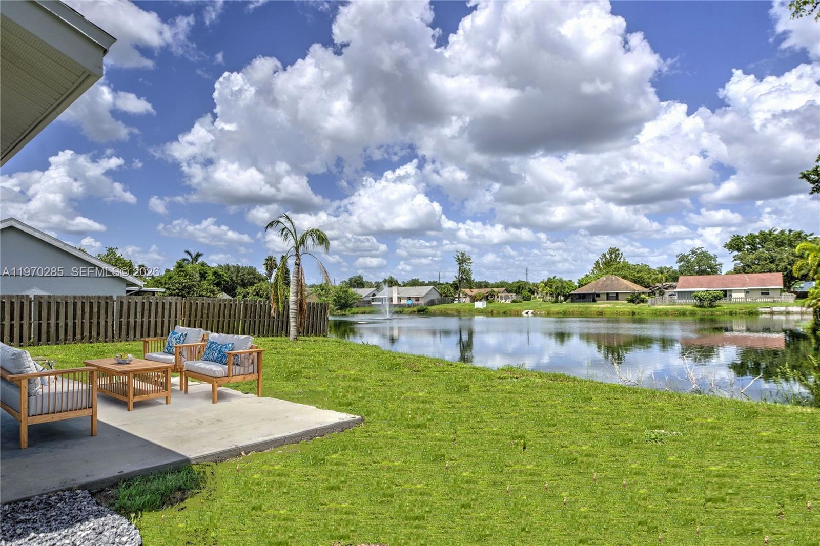 CENTRE LAKE - Residential