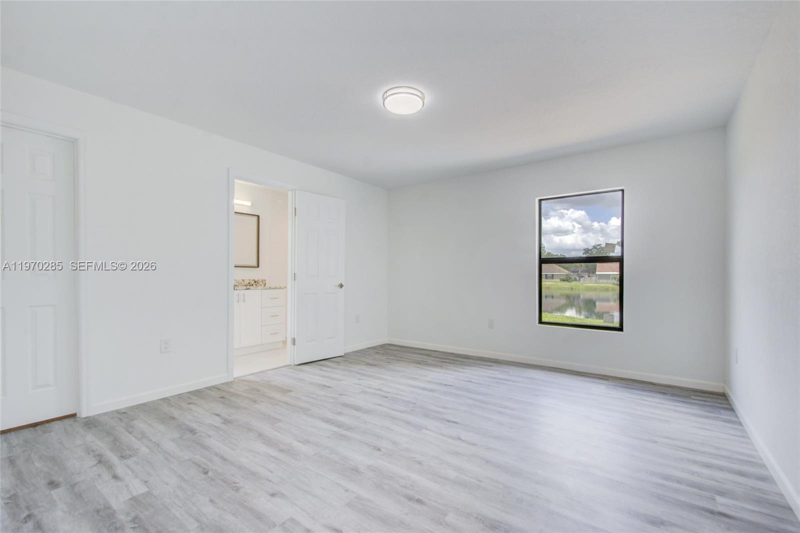 CENTRE LAKE - Residential