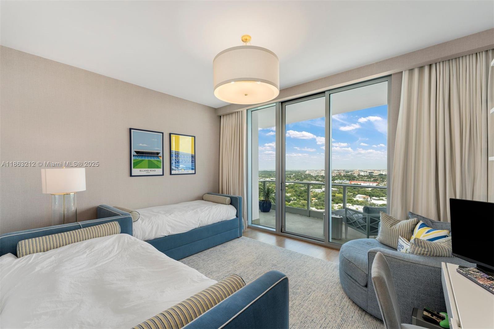 GROVENOR HOUSE CONDO - Residential