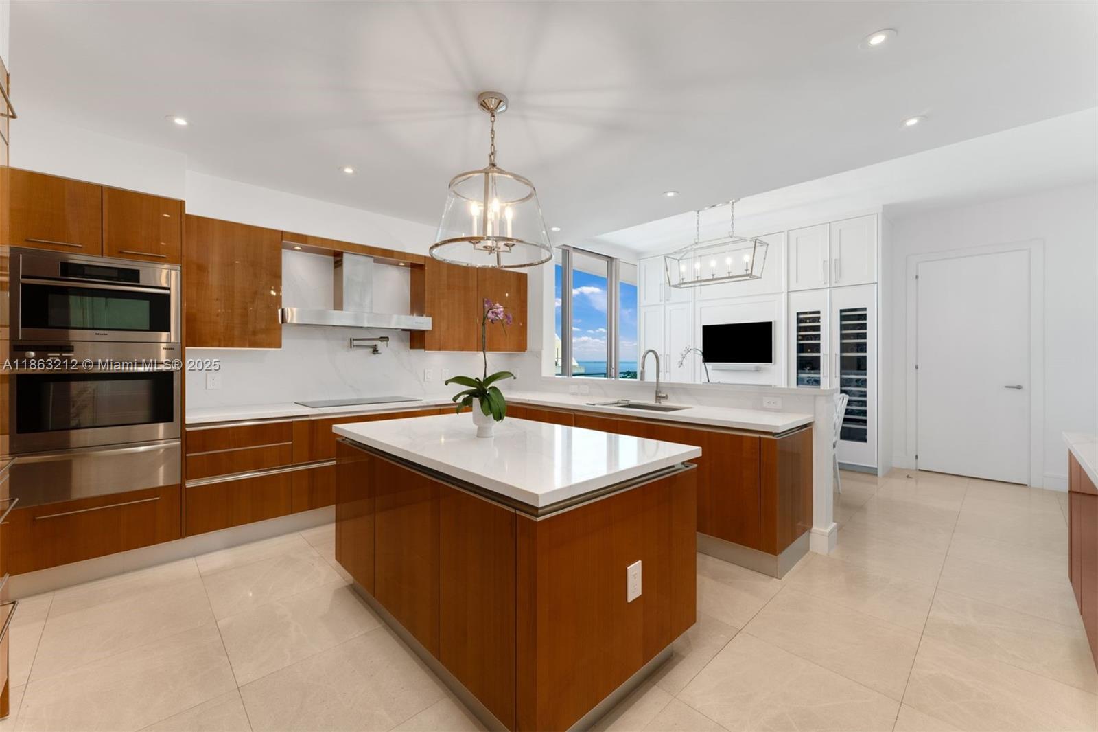 2627 S Bayshore Dr 2801