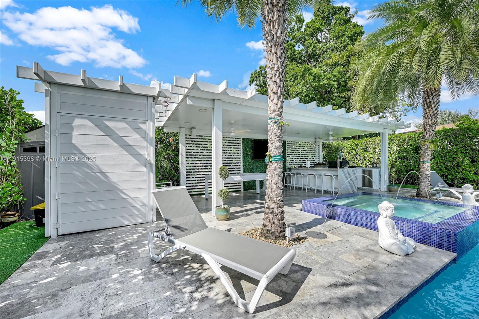 FAIRLAWN - Residential