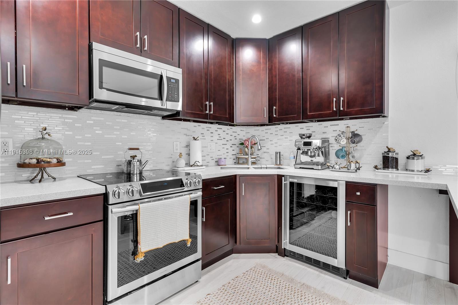 FAIRLAWN - Residential