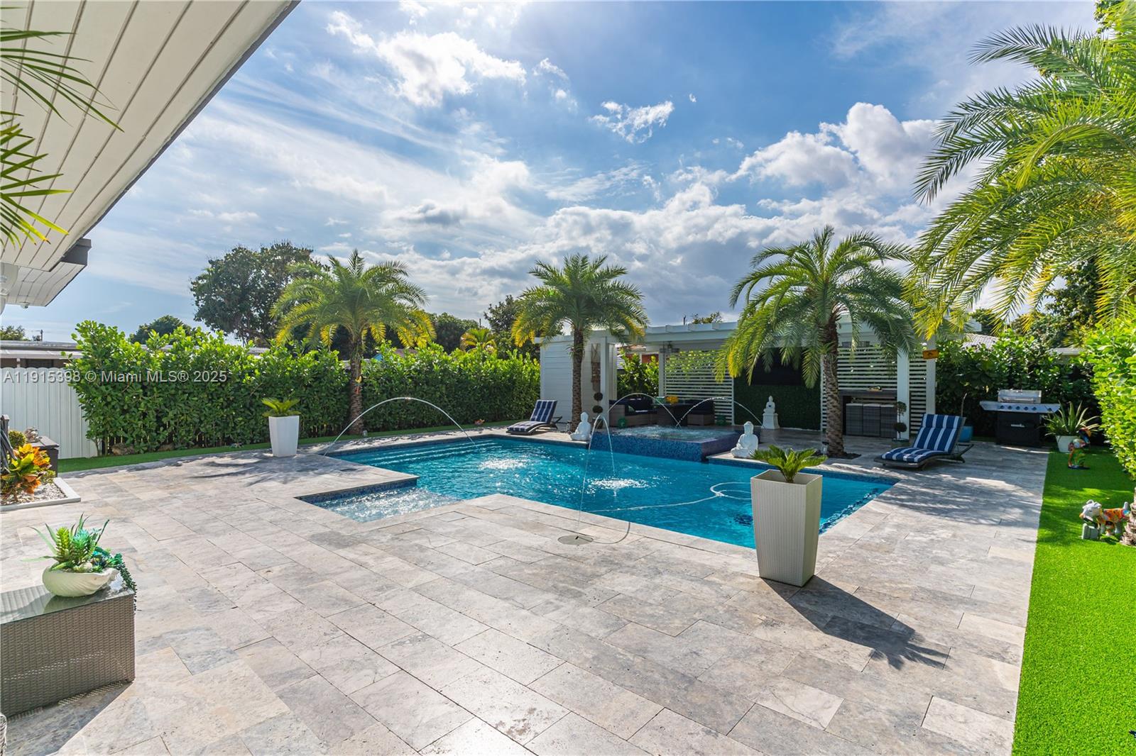 FAIRLAWN - Residential