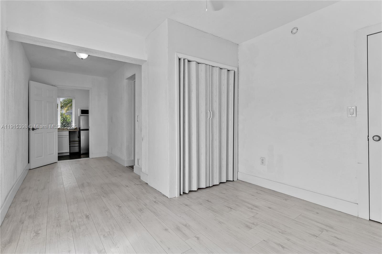 FAIRLAWN - Residential