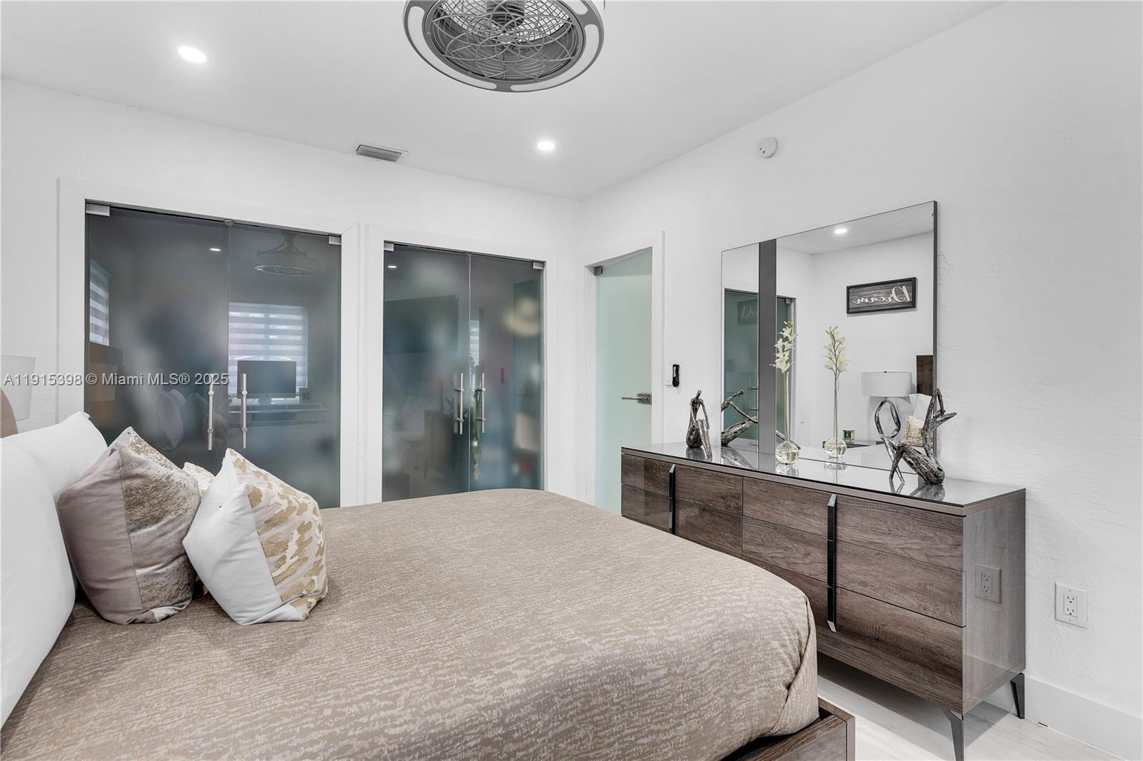 FAIRLAWN - Residential