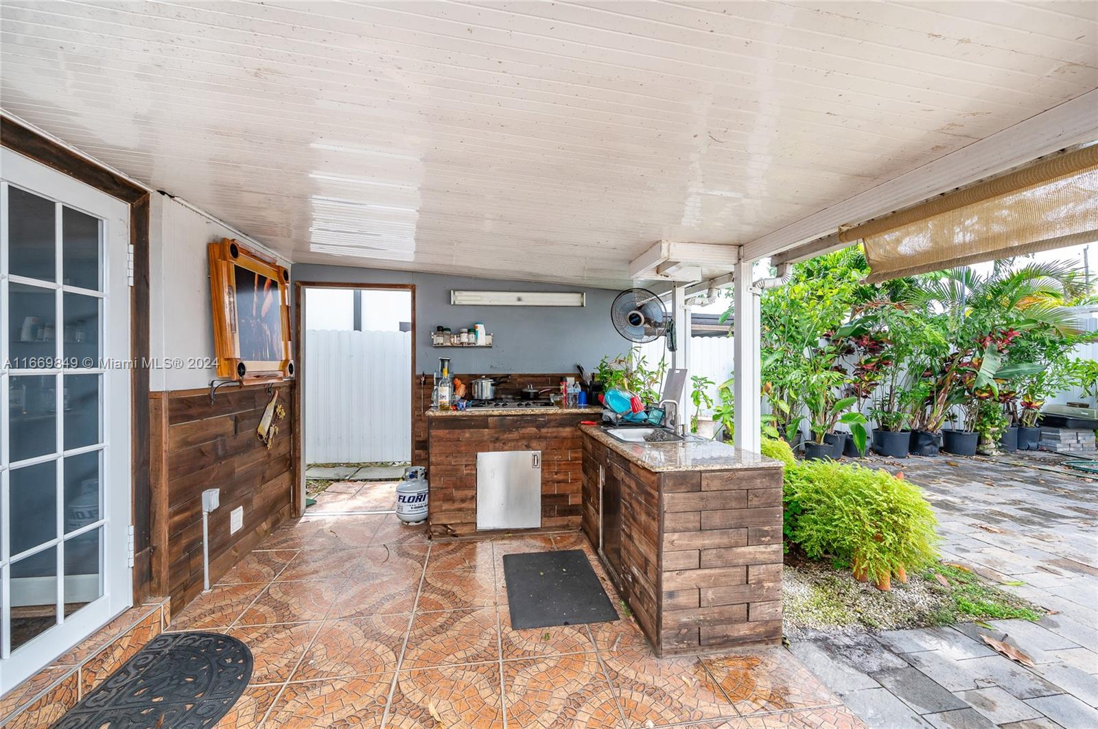 FLAGLER MANOR - Residential Income