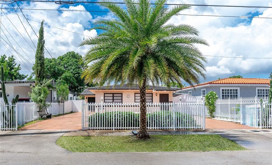 Amazing opportunity to own an income producing Duplex in a terrific area. Very well-kept units with separate individual parking. New Roof, Stainless Still appliances, Large fenced yard on a very quiet street. Walking distance to shopping malls, supermarkets plus a lot more. Hurry won't last. Call Now!