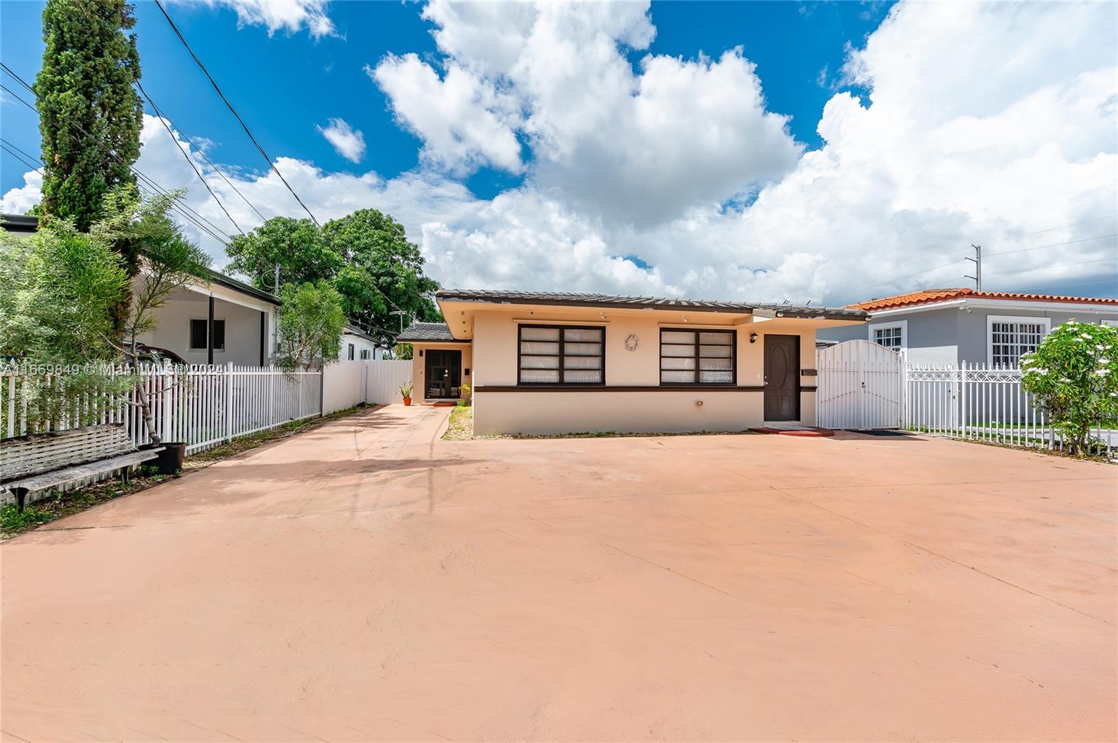 FLAGLER MANOR - Residential Income