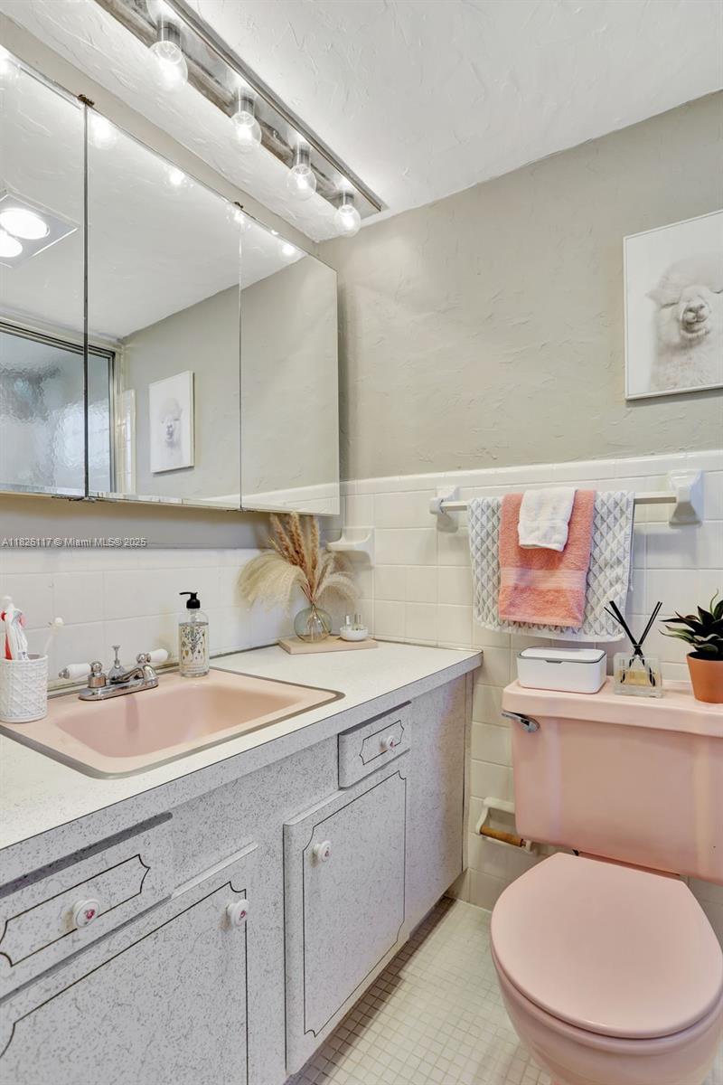 GATEWAY ARMS CONDO - Residential