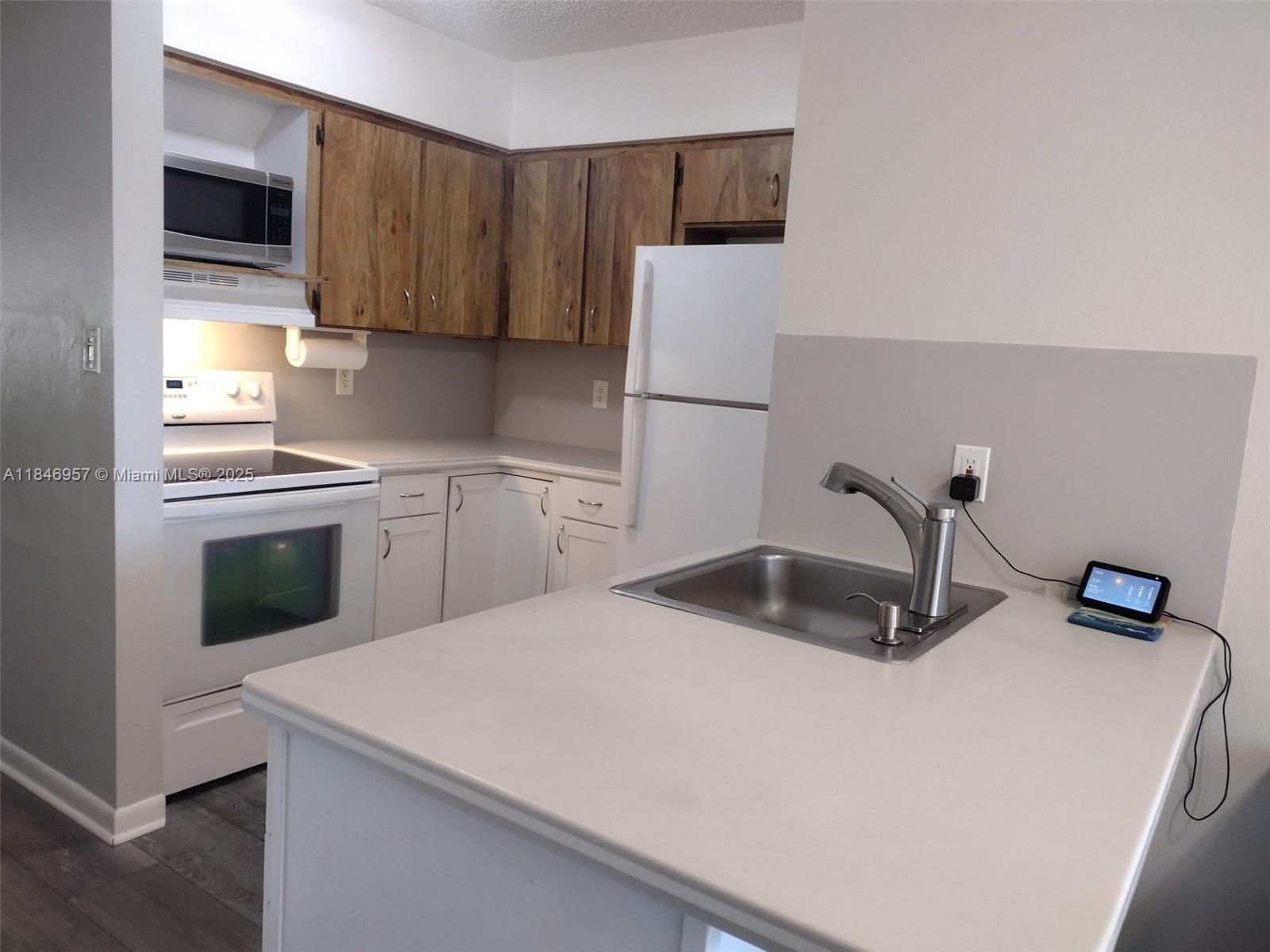 PLACID LAKES - Residential Income