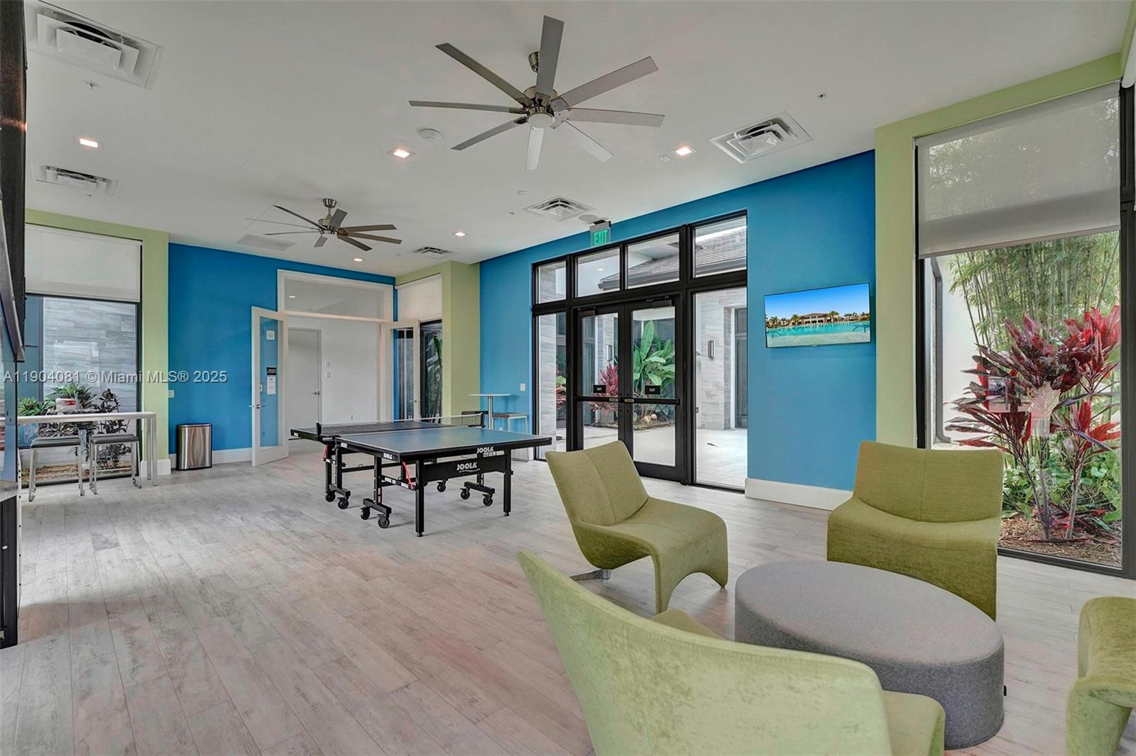 DOWNTOWN DORAL SOUTH PHAS - Residential