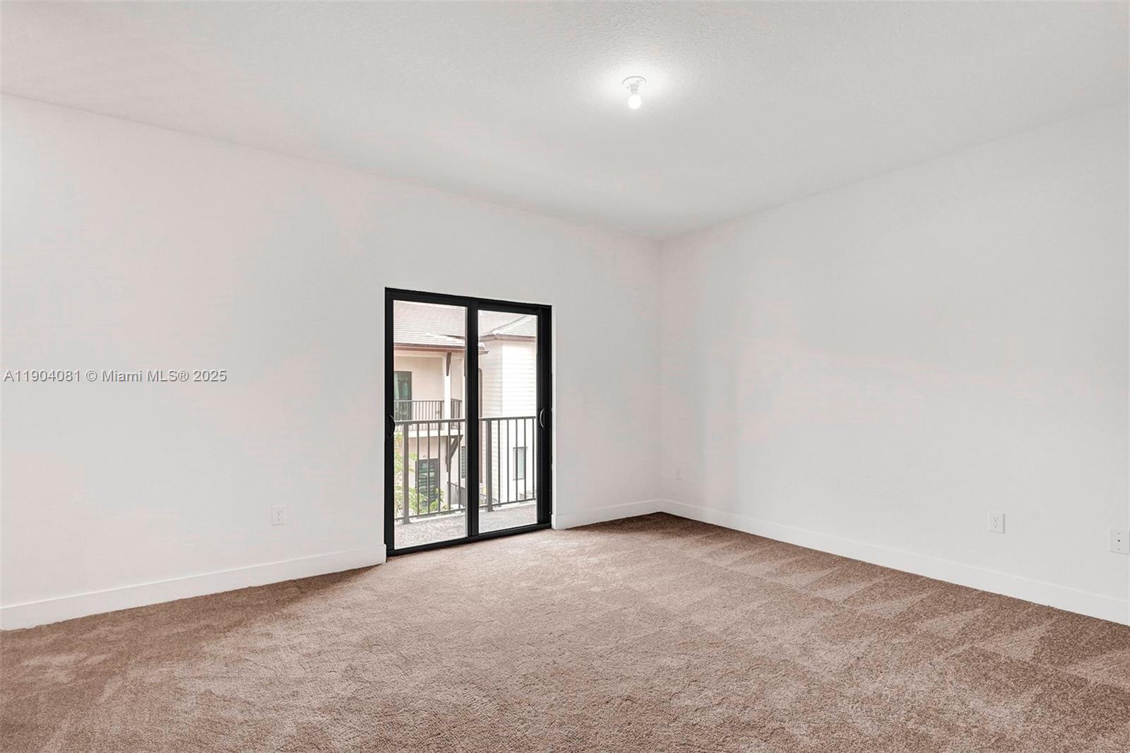 DOWNTOWN DORAL SOUTH PHAS - Residential