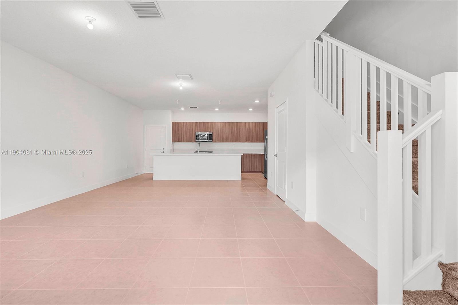 DOWNTOWN DORAL SOUTH PHAS - Residential