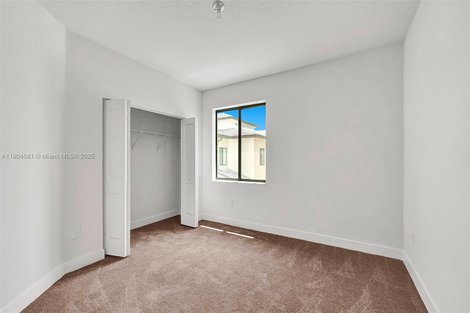 DOWNTOWN DORAL SOUTH PHAS - Residential