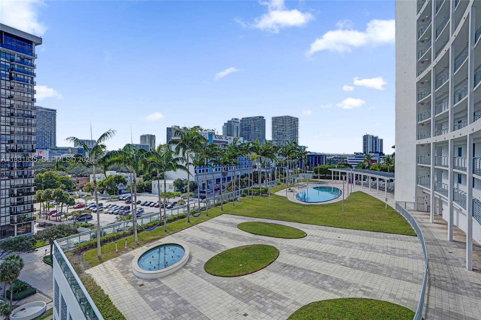 BLUE CONDO - Residential