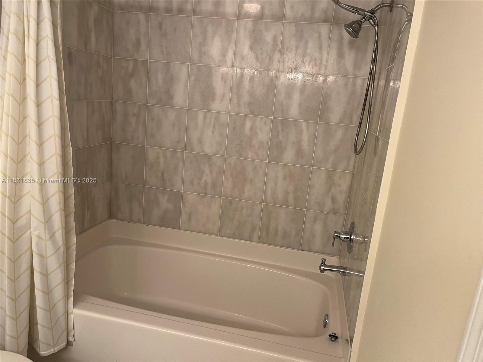 BLUE CONDO - Residential