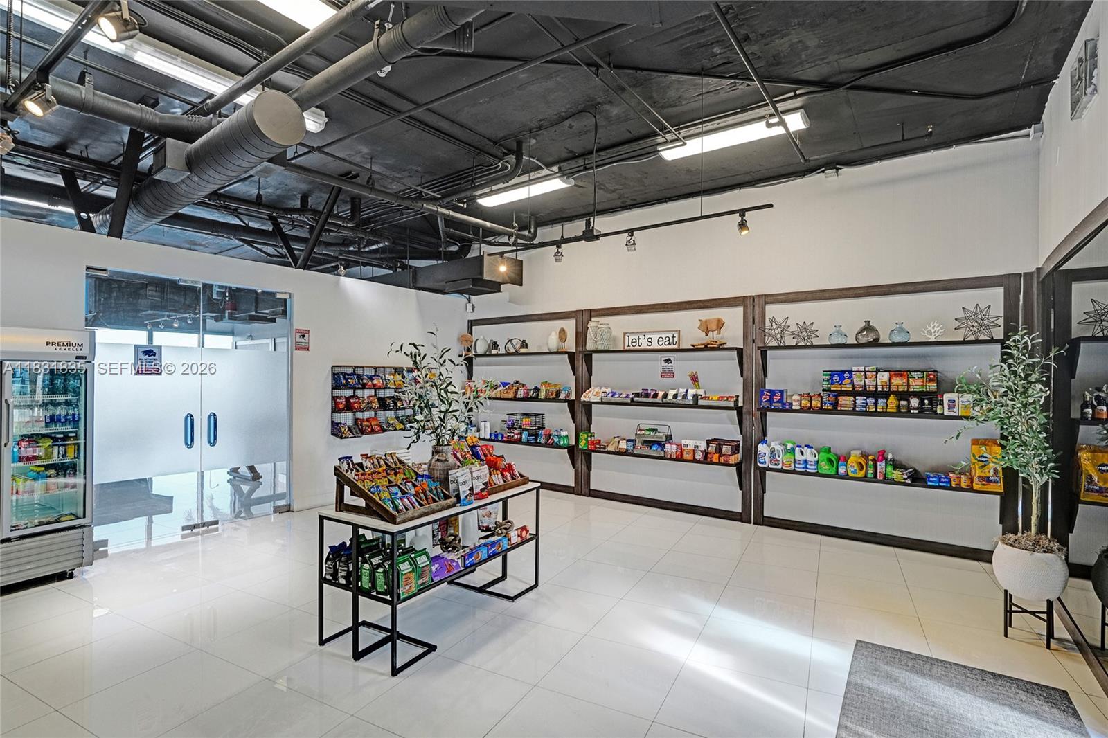 BLUE CONDO - Residential