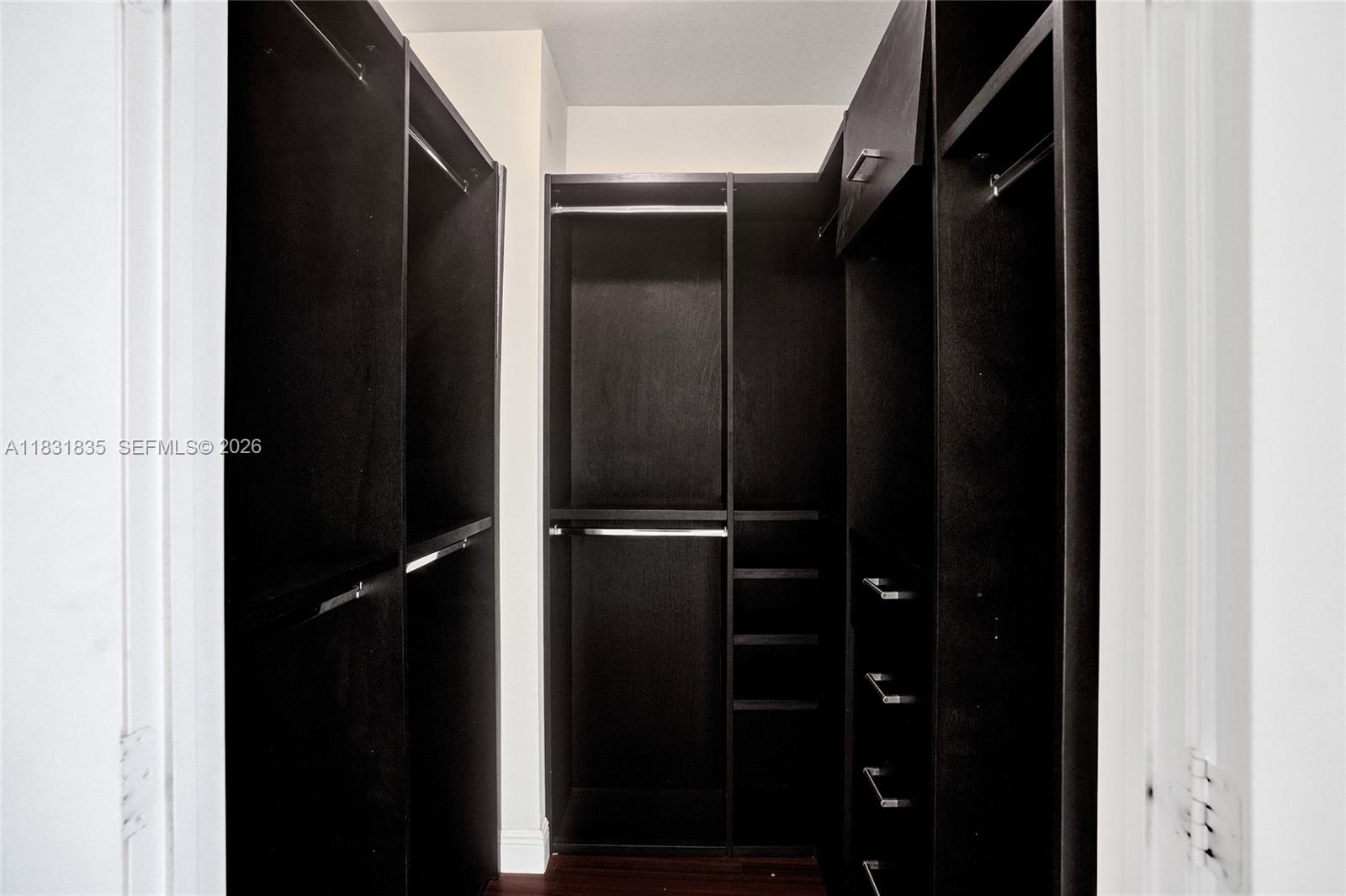 BLUE CONDO - Residential