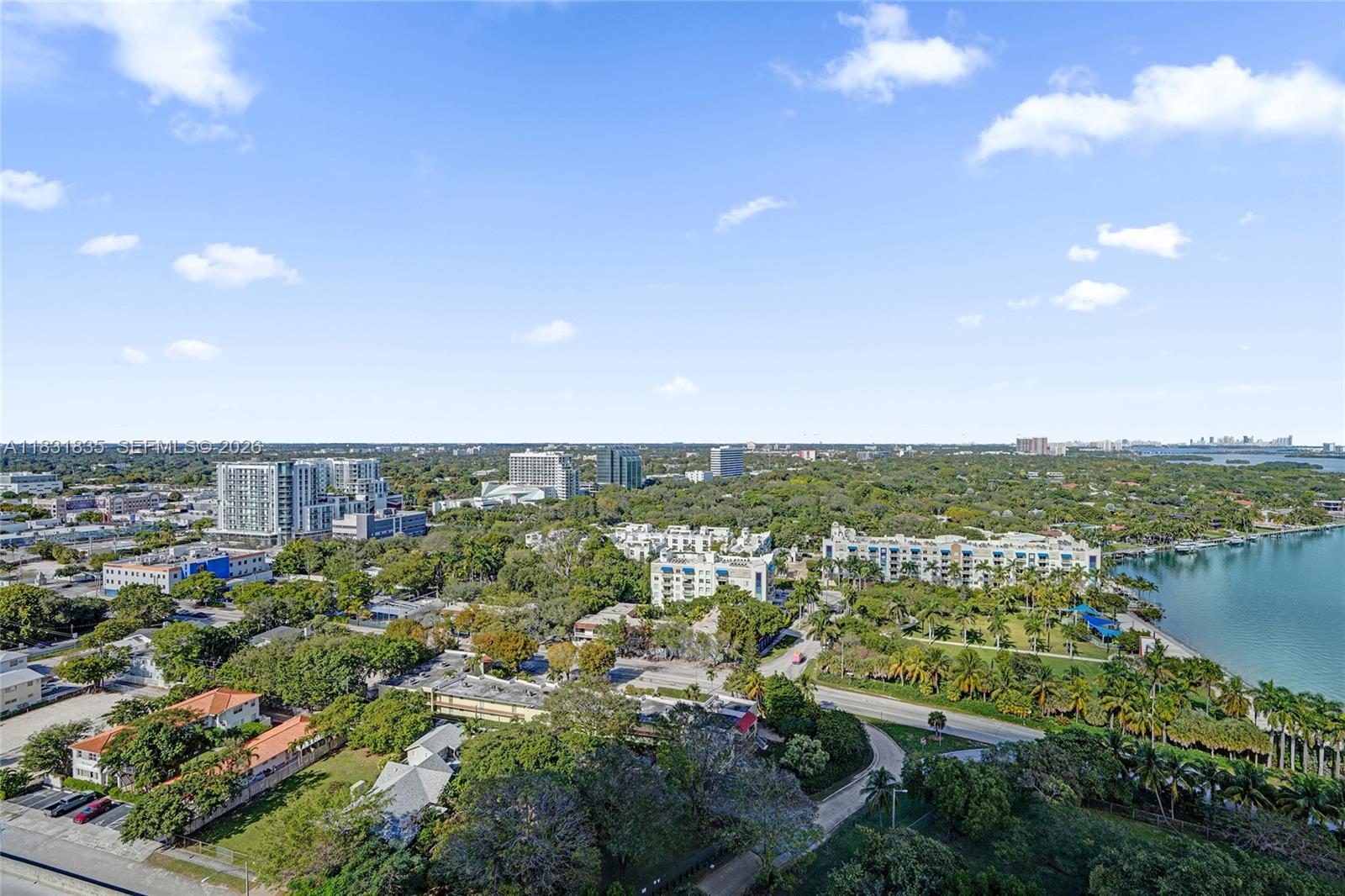 BLUE CONDO - Residential
