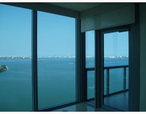 BLUE CONDO - Residential